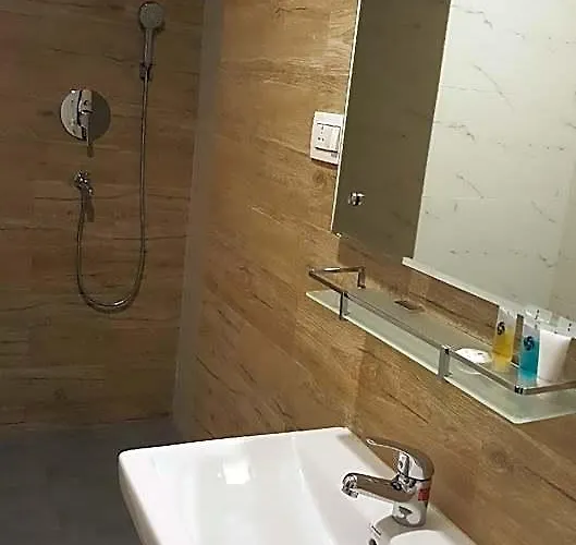Bihani Hotel 2*